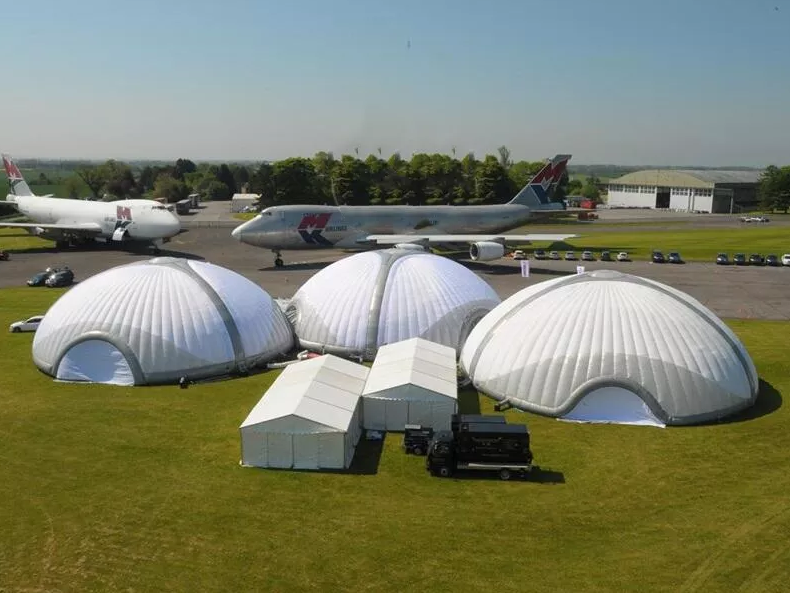 Big inflatable igloo playhouse tent